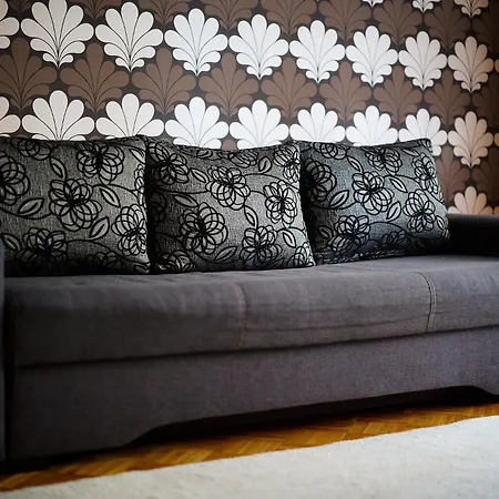 Szczepin Spacious By Bookinghost 브로츠와프