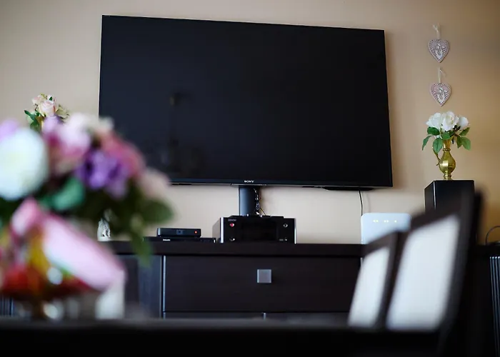 Szczepin Spacious By Bookinghost Apartamento