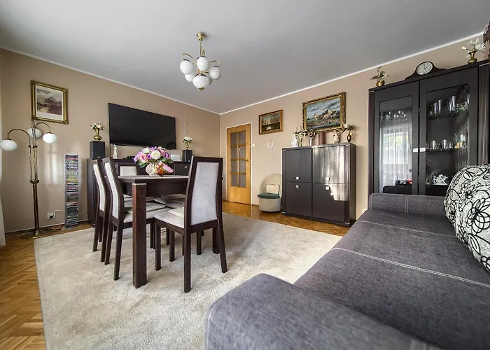 Szczepin Spacious By Bookinghost Apartamento