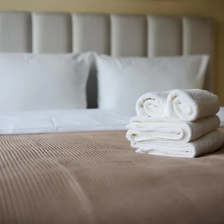 Szczepin Spacious By Bookinghost *